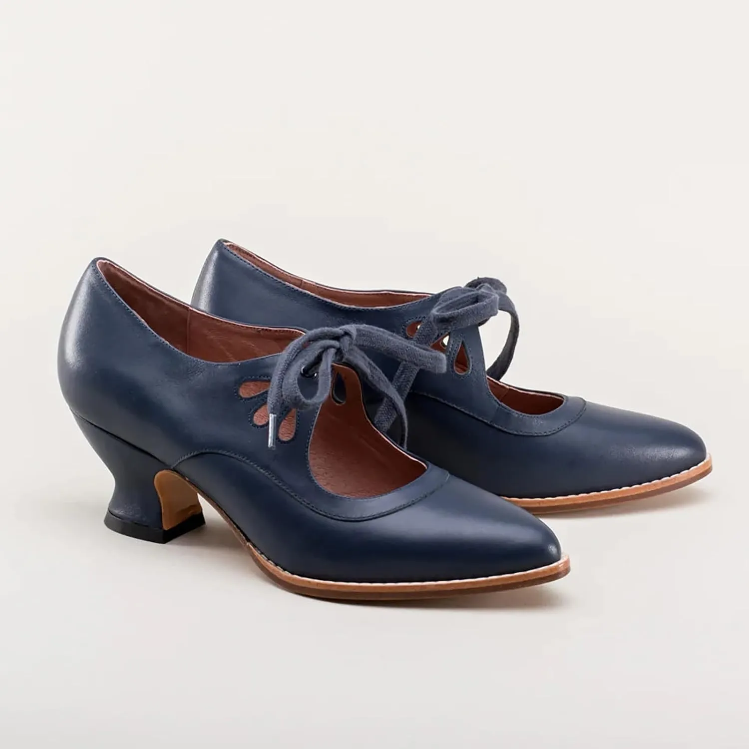 1920S Shoe for Women Vintage Mary Janes Lace Up Bridal Shoes Closed Toe Dress Shoe Chunky Heel Pumps Wedding Shoes