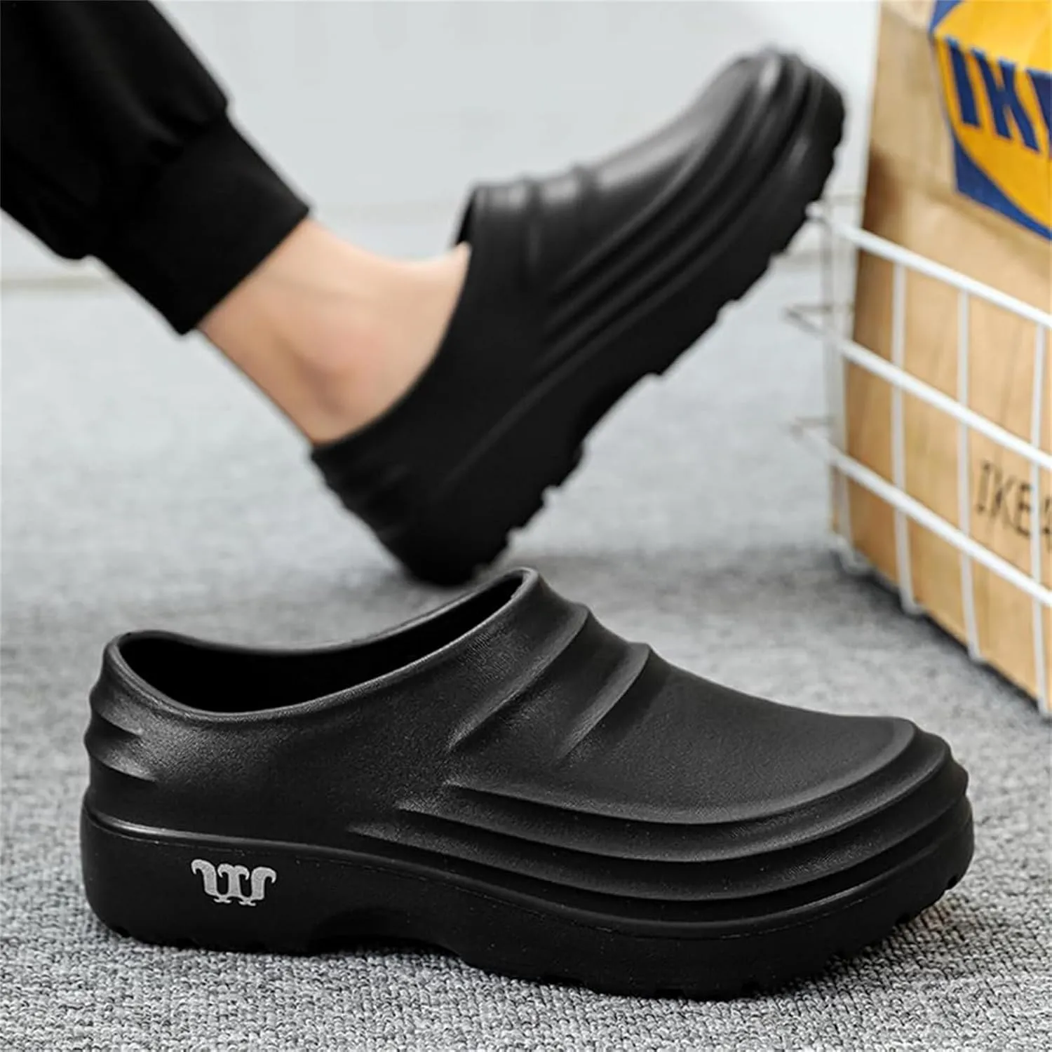 Armadillo Clogs for Nurses Chef Shoes Men Nonslip Work Shoes Women Kitchen Restaurant Slip Resistant Lightweight Waterproof for Food Service Nursing Shoe Casual Walking Footwear Oil Non-Slip Working