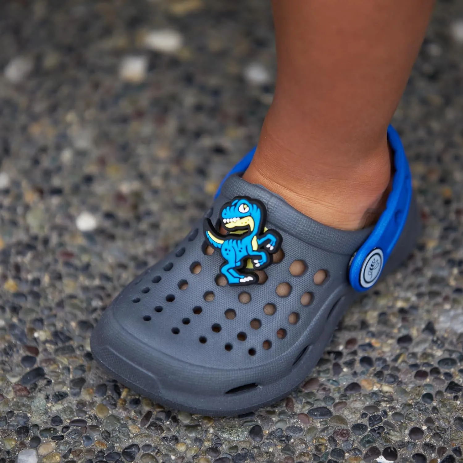 Joybees Kids Active Clog - Clogs for Kids, Rubber Shoe for Girls and Boys, Slip On Foam Sandals, Water Shoes with Strap for Toddlers and Children Size C4-J5