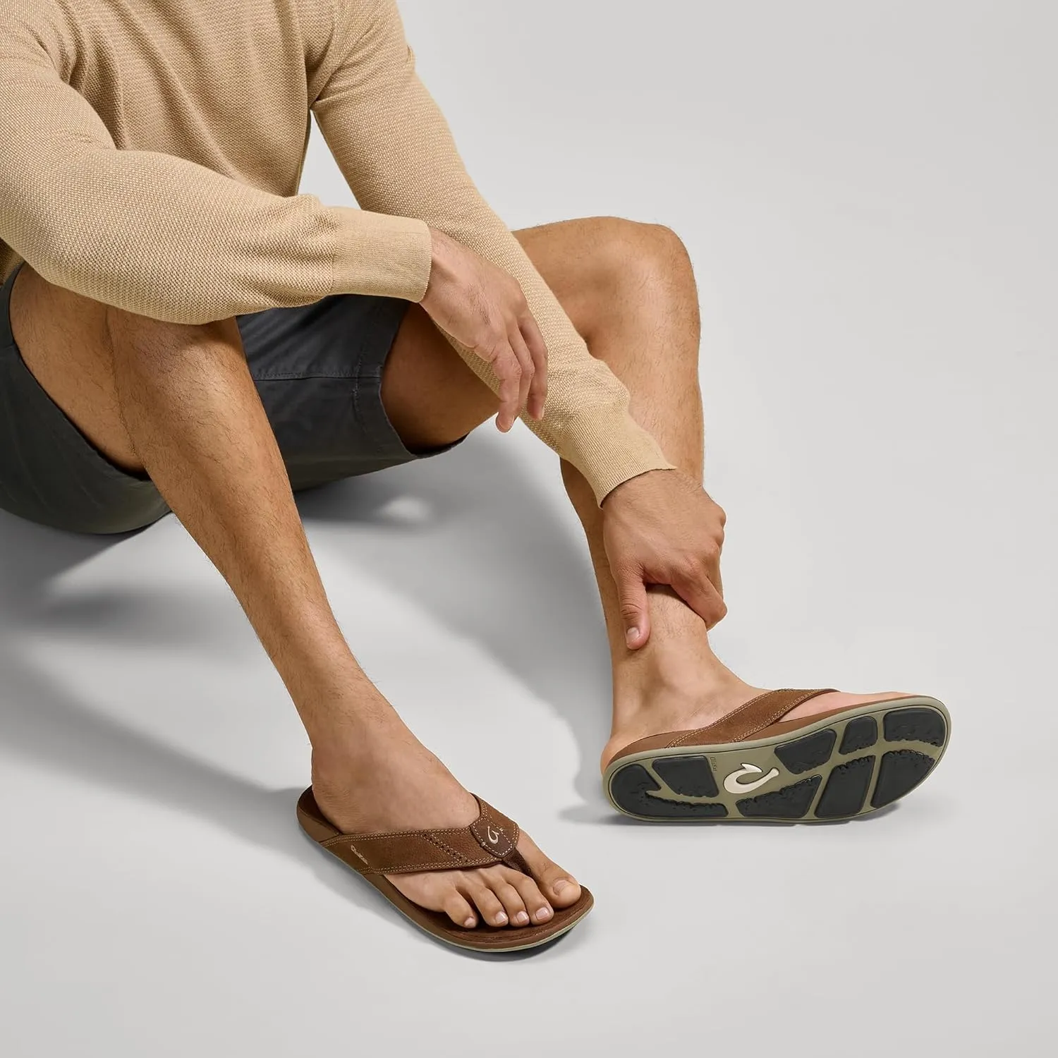 OLUKAI Nui Men's Beach Sandals, Full Grain Leather Flip-Flop Slides, Compression Molded Footbed & Ultra-Soft Comfort Fit